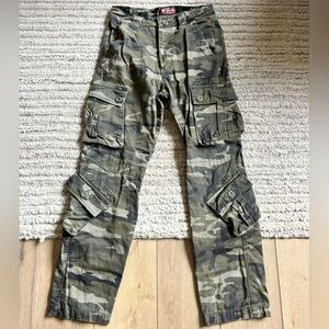 Camouflage Cargo Pants. Size S/29